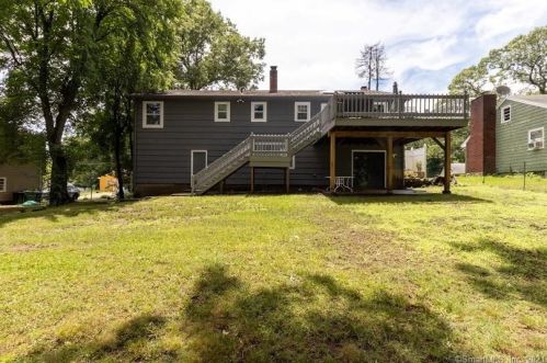 425 Holland Rd, Bridgeport CT  06610-1012 exterior