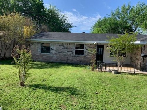 626 Yale Dr, Lancaster, TX 75134-2528
