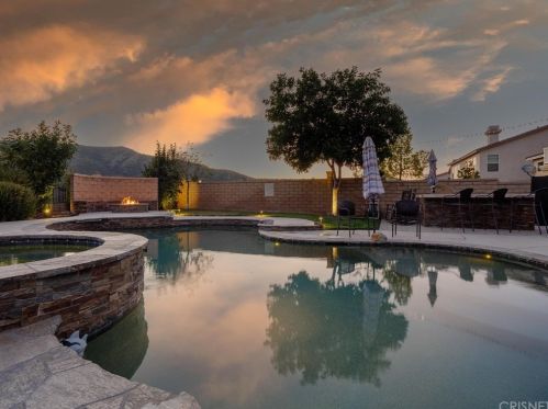 17394 Dove Willow St, Santa Clarita, CA 91387-6866