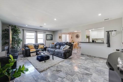 6409 Granton Ave, North Bergen, NJ 07047-3575