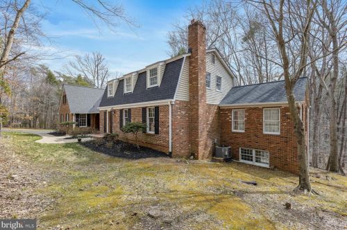 4471 Occoquan Overlook, Woodbridge VA  22192-6107 exterior