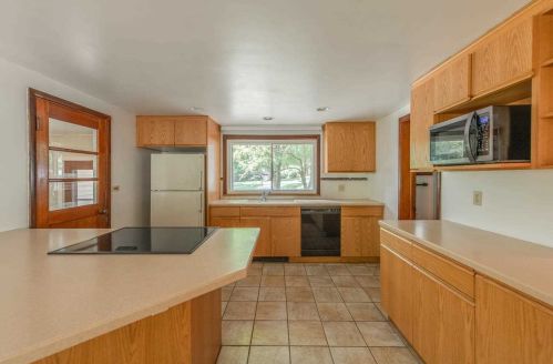 40 Tree Top Ln, Poughkeepsie NY  12603-4820 exterior