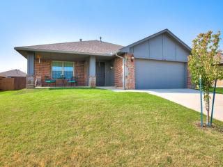 11304 99th St, Yukon, OK 73099-7370