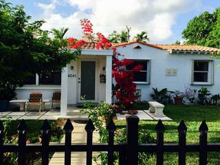 4241 12th St, Miami, FL 33126-2614