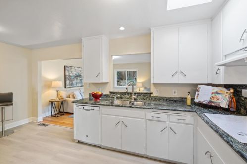 555 Hawthorne Ave, San Bruno CA  94066-4130 exterior