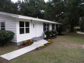 340 Robinson Ln, Pensacola, FL 32514-9522