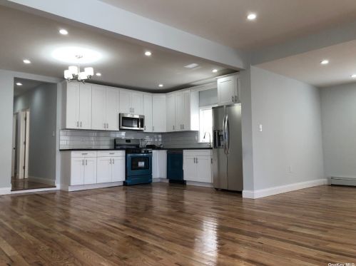 194-08 119th Ave, Jamaica, NY 11412-1546
