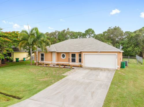 1352 Broadview St, Fort Pierce, FL 34983-2930