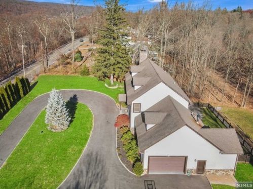 1994 Macopin Rd, West Milford NJ  07480-1932 exterior