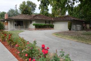 4131 Sherman St, Fresno, CA 93726-4233