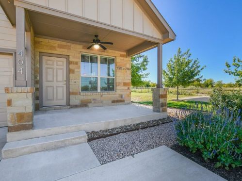404 High Tech Dr, Georgetown TX  78626 exterior