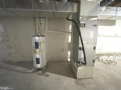 842 Woodcrest Turn, Dover DE  19904-2412 exterior