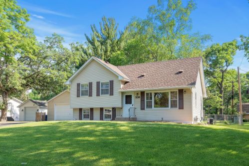 238 Star Ln, Lino Lakes, MN 55014-1635