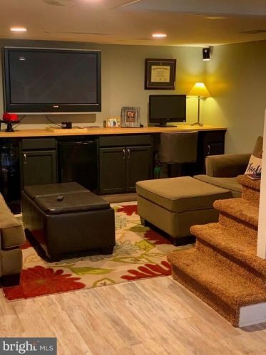 463 School Ln, Harleysville PA  19438-1714 exterior