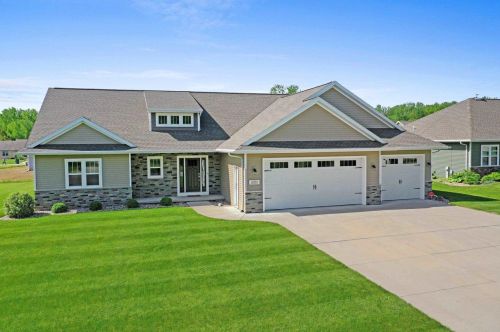 2051 Gate Rd, Green Bay, WI 54313-3711