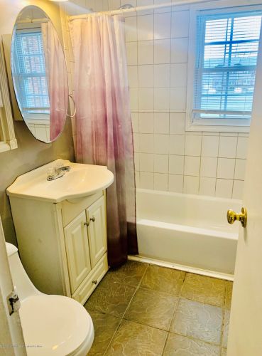 70 Stonehurst Blvd, East Freehold NJ  07728-5711 exterior