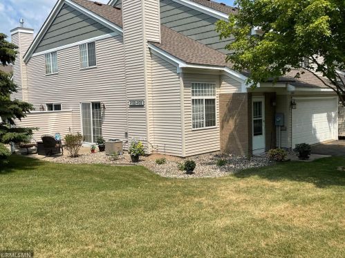 4132 Beaver Dam Rd, Saint Paul, MN 55122-2123