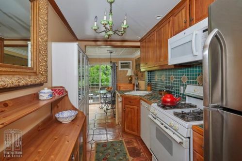 3927 45th St, Long Island City, NY 11104-2103