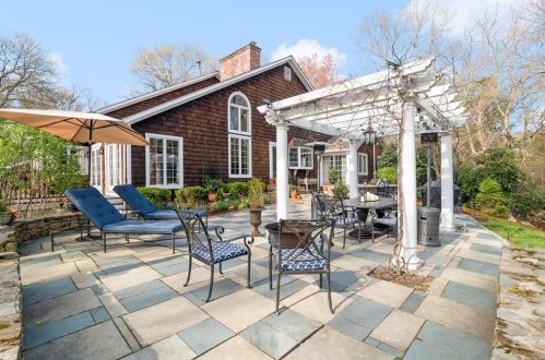 145 Adirondack Dr, Warwick, RI 02818-1548