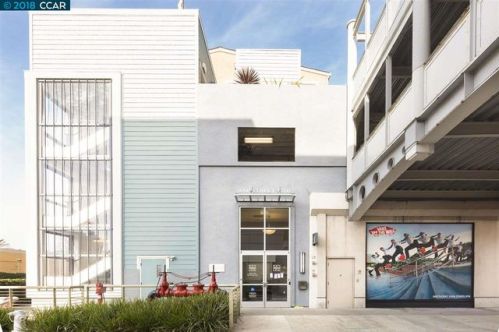 1585 Brunswig Ln, Oakland, CA 94608-2406