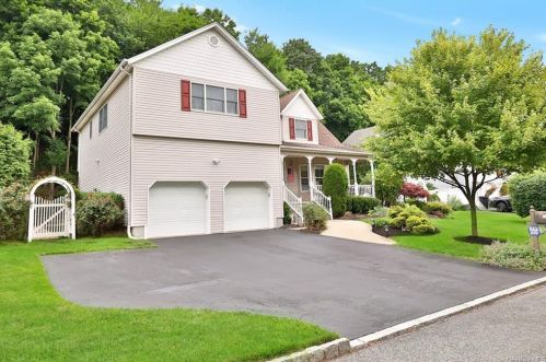 18 Delongis Ct, Sparkill, NY 10976-1245