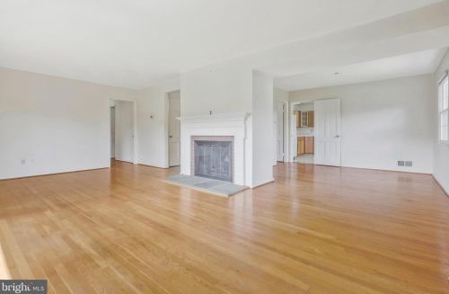 7905 Jansen Dr, Springfield VA 22152-2412 exterior