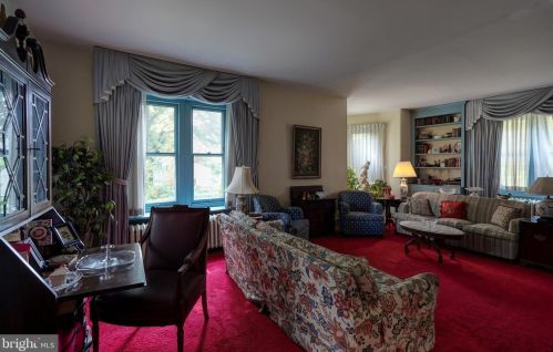 233 Union St, Kennett Sq PA  19348-3330 exterior