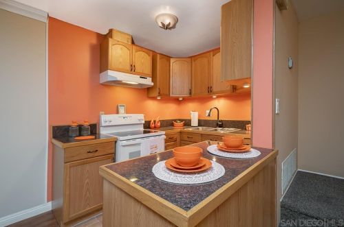 6732 Omega Dr, San Diego, CA 92139-3823