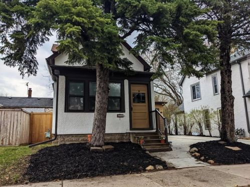 2223 2nd St, Minneapolis, MN 55411-2206