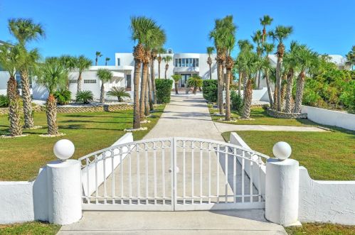 4901 Atlantic Ave, Daytona Beach, FL 32127-7311