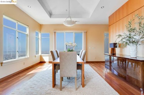 13349 Campus Dr, Oakland CA  94619-3709 exterior