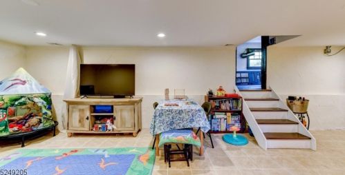 12 Hickory St, Cranford NJ  07016-3045 exterior