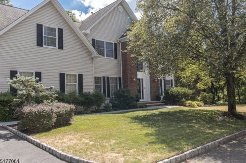 3 Shirewood Dr, Scotch Plains NJ 07076-2513 exterior