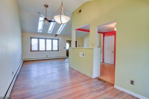 537 Ford Ave, Perth Amboy NJ  08863-1645 exterior