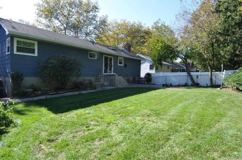 17 Pickwick Hill Dr, Huntington Station NY  11746-1240 exterior