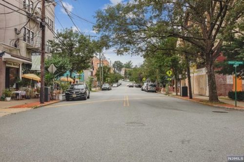 97 Frst St, Montclair NJ 07042-3858 exterior