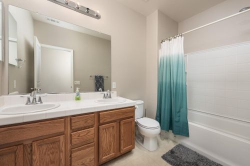 9950 Macabee Ln, Elk Grove CA  95757-2551 exterior