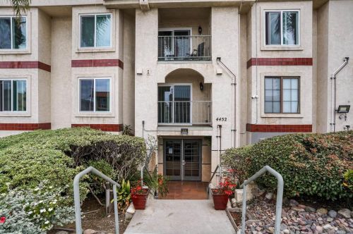 4452 Mentone St, San Diego CA  92107-1066 exterior