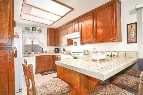 12542 Spring Valley Pkwy, Victorville CA  92395 exterior