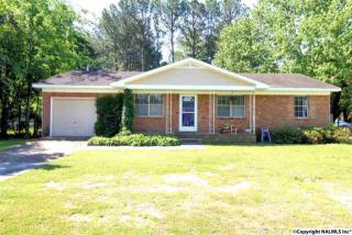 317 Bobwhite Dr, Decatur, AL 35601-6434