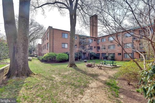 2325 42nd St, Washington DC 20007-4941 exterior