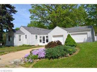 1307 Plymouth St, Massillon, OH 44646-2203