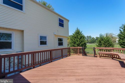 10624 Cavalcade St, Great Falls VA  22066-2427 exterior