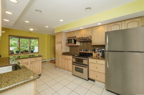 2 Autumn Dr, Mount Sinai NY  11766-2300 exterior