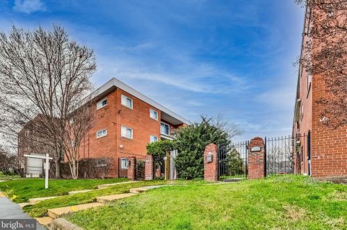 1386 Bryant St, Washington, DC 20018-1186