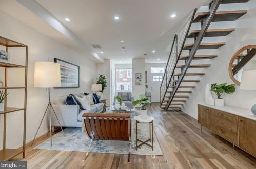 413 Elm St, Washington, DC 20001-2328