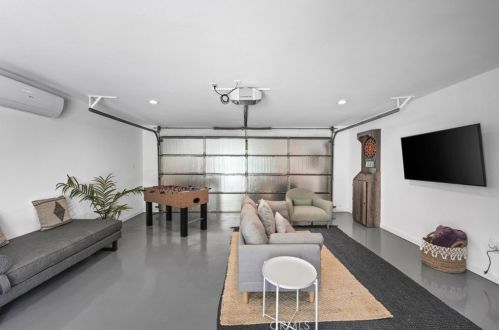 1120 Louise Dr, Palm Springs CA  92262-3209 exterior