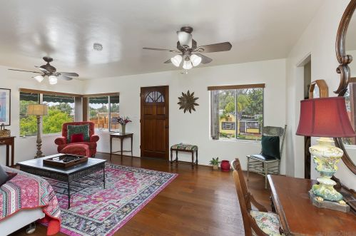 2515 Congress St, San Diego CA 92110-2746 exterior