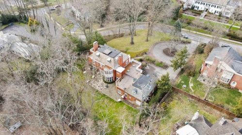 518 Irwin Dr, Sewickley, PA 15143-1119