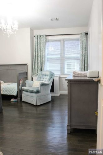 132 Hillcrest Pl, North Bergen NJ  07047-6102 exterior